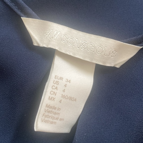 H&M Conscious Sleeveless V-Neck Long Blouse - Picture 10 of 10